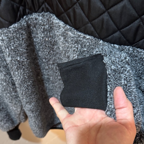 Cozy Black and Gray Button Down Women's Top Medium A022 - Picture 4 of 8